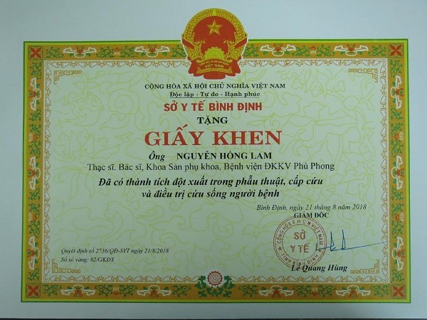 Giấy khen của Sở Y tế tặng cho 6 cá nhân của BVĐKKV Phú Phong đã có thành tích đột xuất.