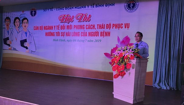 Lãnh đạo Sở ông Trần Văn Trương – Phó Giám đốc Sở Y tế - Chủ tịch Công Đoàn Ngành phát biểu Khai mạc Hội thi