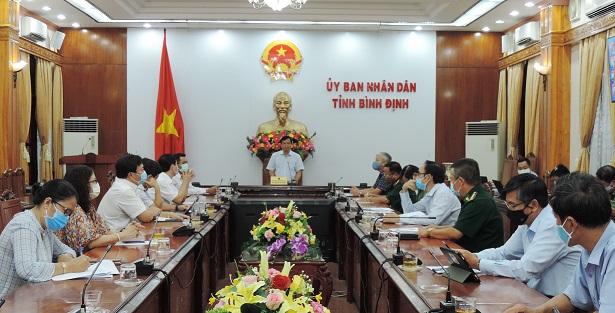 Ông Nguyễn Tuấn Thanh – Phó Chủ tịch UBND tỉnh-Phó Trưởng ban Ban chỉ đạo tỉnh về phòng, chống dịch Covid-19 phát biểu chỉ đạo tại Hội nghị (Ảnh: Thu Phương)