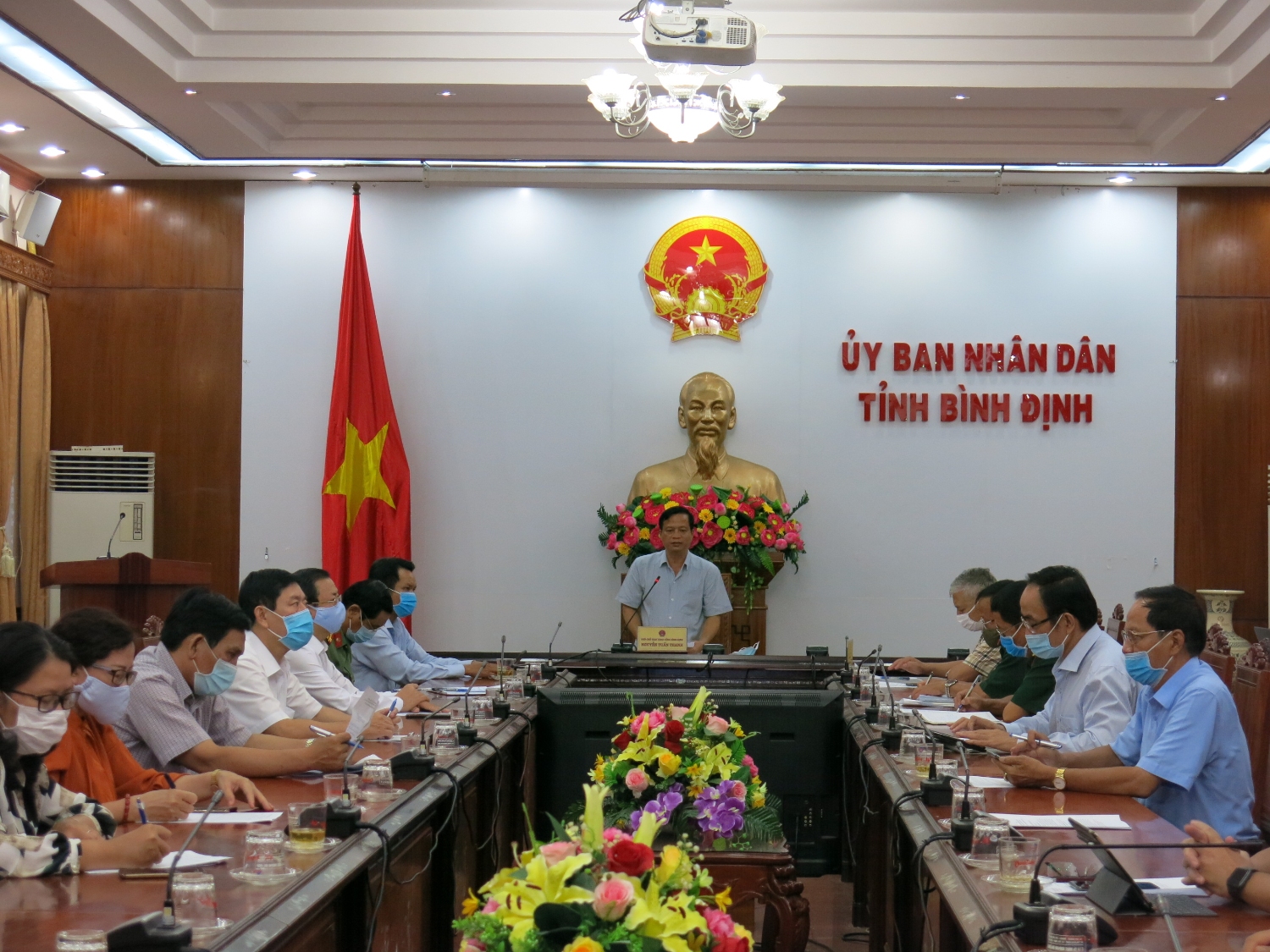 Ông Nguyễn Tuấn Thanh – Phó Chủ tịch UBND tỉnh-Phó Trưởng ban Ban chỉ đạo tỉnh về phòng, chống dịch Covid-19 phát biểu chỉ đạo tại Hội nghị (Ảnh: Thu Phương)