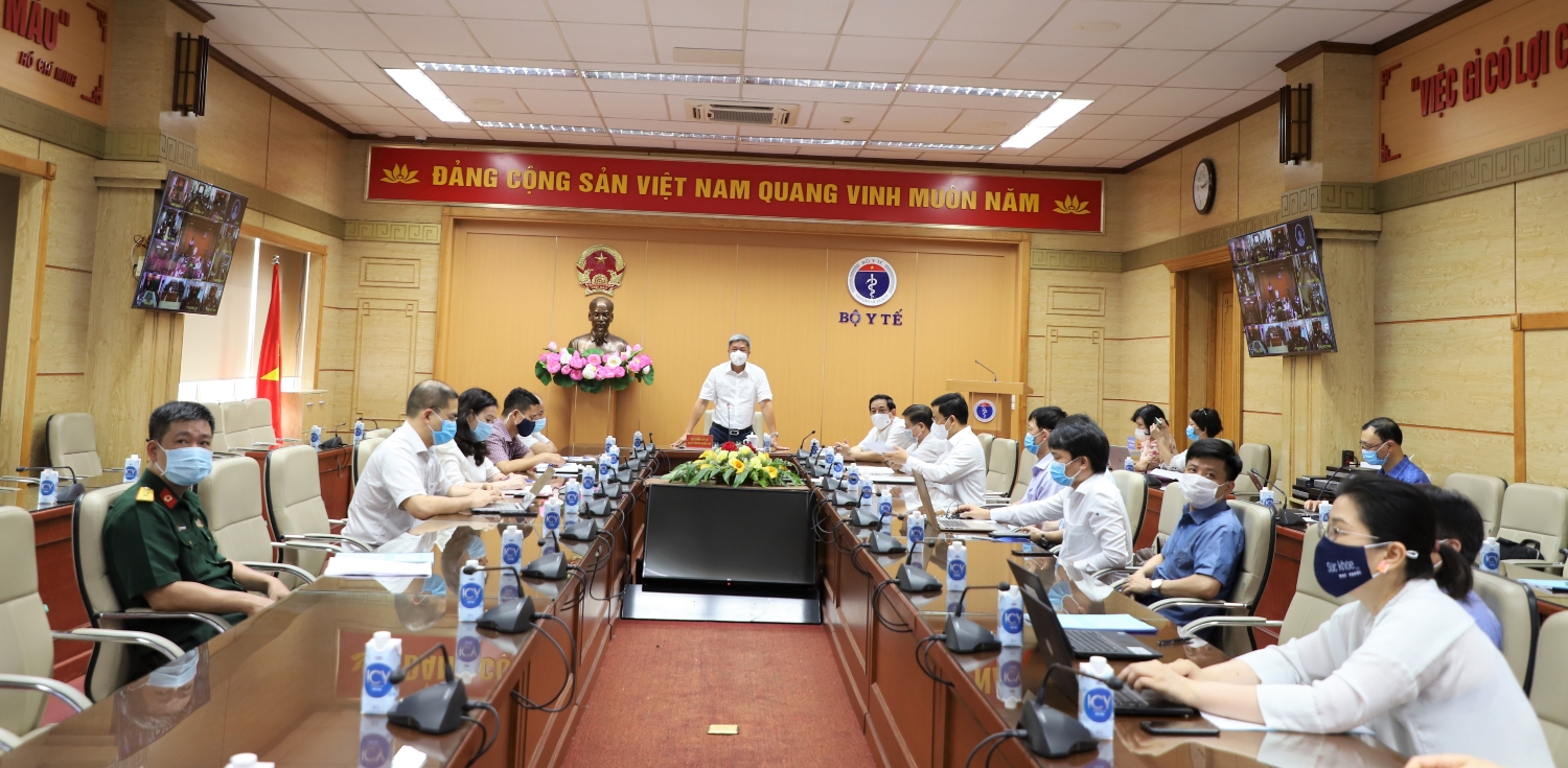 PGS.TS.Nguyễn Trường Sơn, Phó Trưởng Ban Chỉ đạo quốc gia phòng, chống COVID-19, Thứ trưởng Bộ Y tế phát biểu tại Hội nghị trực tuyến (Nguồn Bộ Y tế)