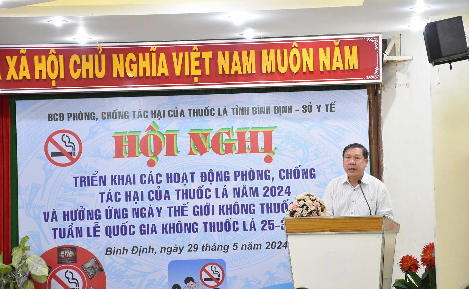 Ông Nguyễn Văn Trung, Phó Giám đốc Sở Y tế, Phó trưởng ban Thường trực Ban chỉ đạo PCTH thuốc lá tỉnh phát biểu chỉ đạo tại Hội nghị.